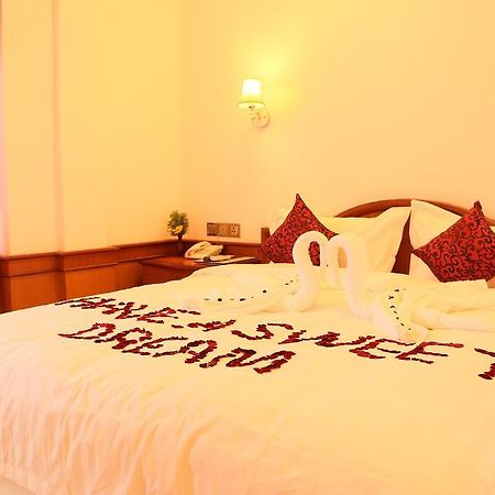 Mandalay White House Hotel Buitenkant foto