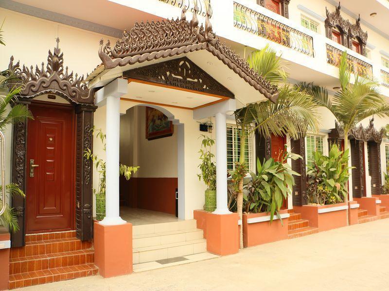 Mandalay White House Hotel Buitenkant foto