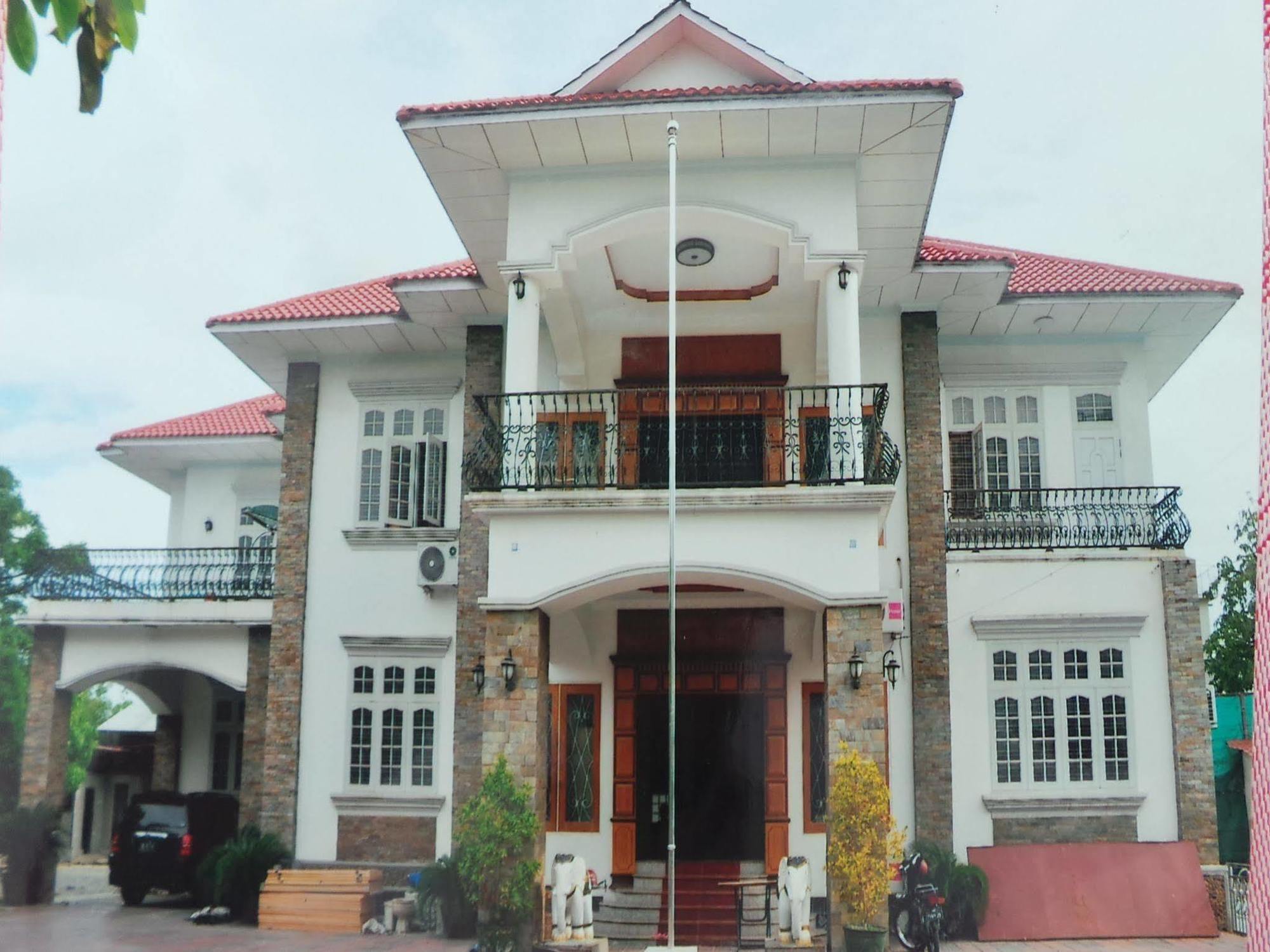 Mandalay White House Hotel Buitenkant foto